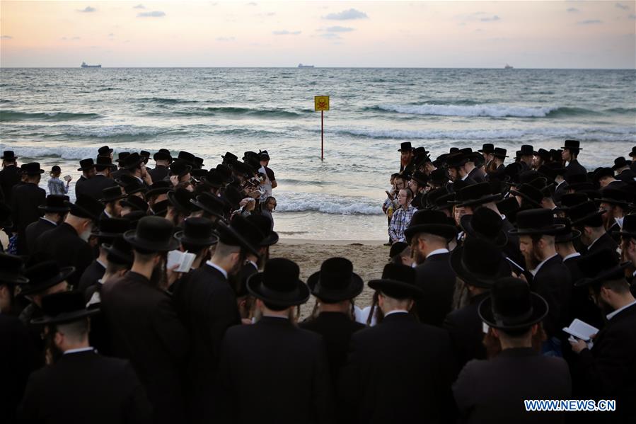 ISRAEL-ASHDOD-TASHLICH RITUAL