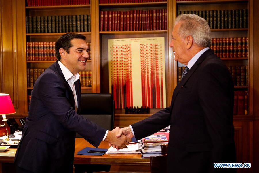 GREECE-ATHENS-POLITIS-MEETING-REFUGEES