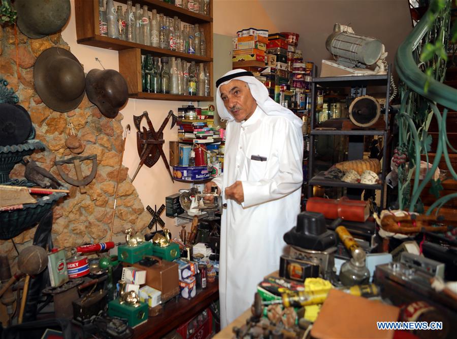 KUWAIT-AHMADI GOVERNORATE-ASTRONOMER-COLLECTION