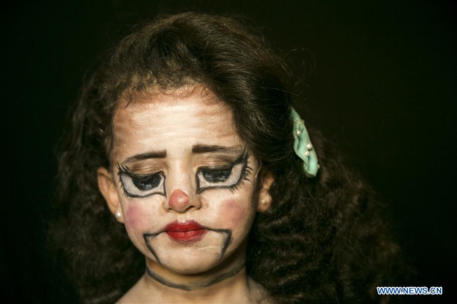MIDEAST-GAZA-CINEMATIC-MAKE-UP-ARTIST