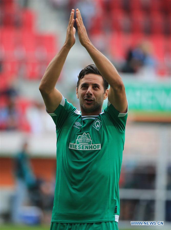 (SP)GERMANY-AUGSBURG-SOCCER-BUNDESLIGA-AUGSBURG VS BREMEN