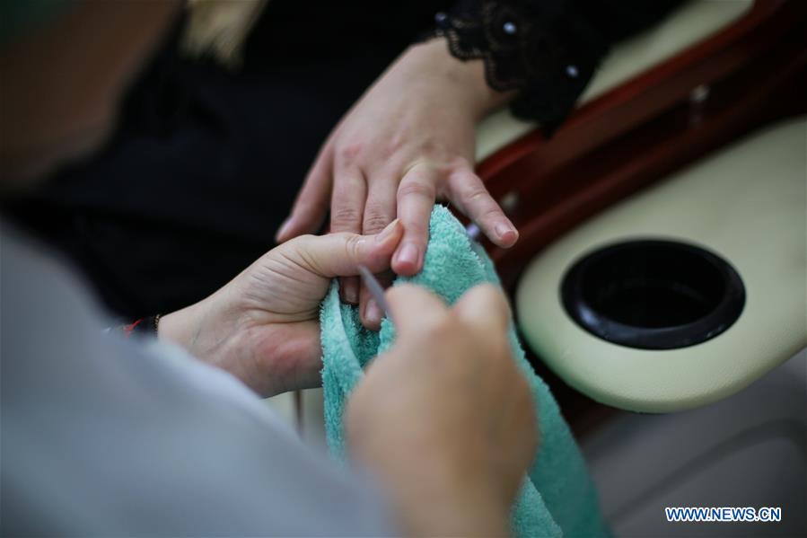 MIDEAST-GAZA-WOMEN-BEAUTY-CENTER