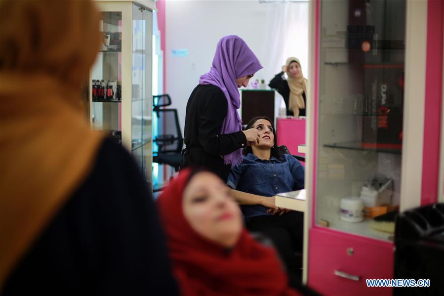 MIDEAST-GAZA-WOMEN-BEAUTY-CENTER