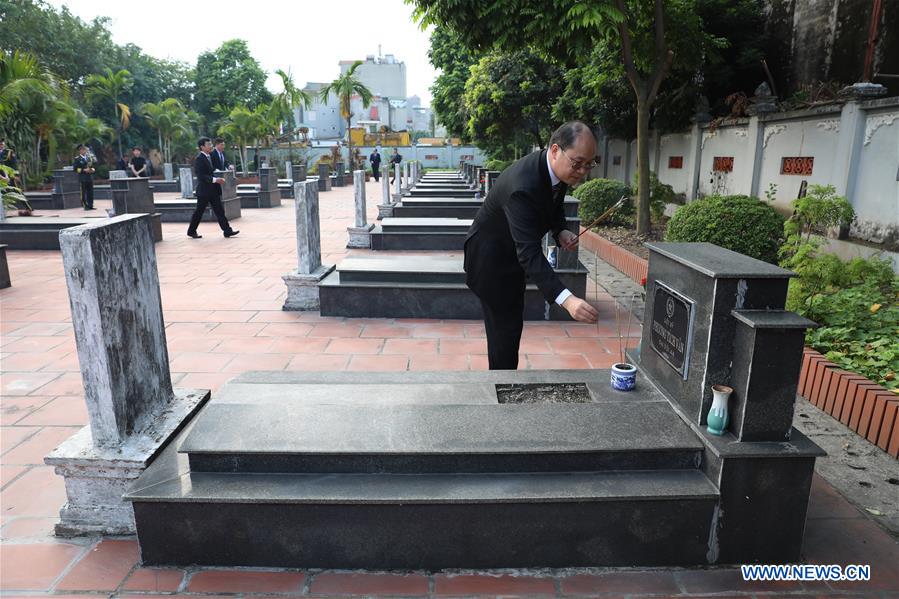 VIETNAM-HANOI-CHINESE MARTYRS-TOMB SWEEPING