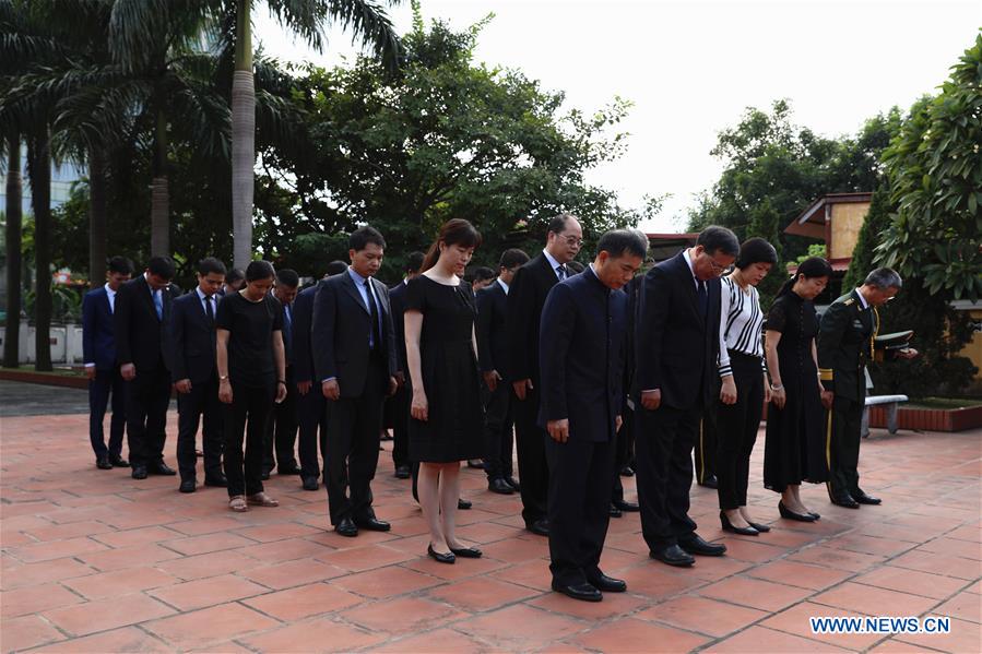 VIETNAM-HANOI-CHINESE MARTYRS-TOMB SWEEPING
