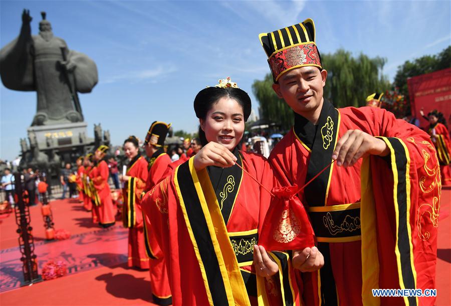 CHINA-XI'AN-GROUP WEDDING-HAN STYLE (CN)