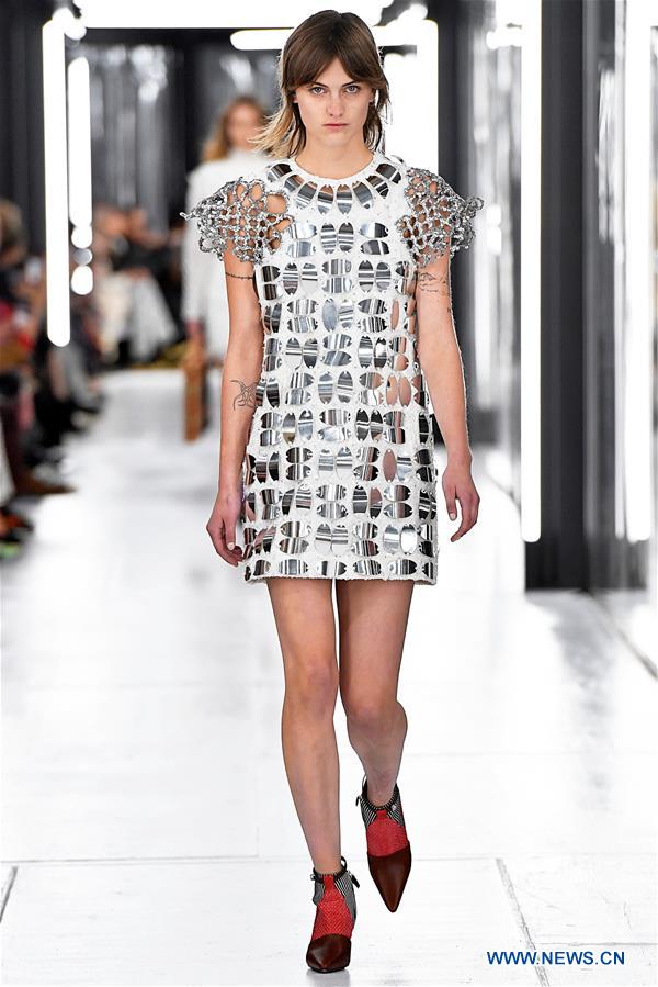 FRANCE-PARIS-FASHION WEEK-LOUIS VUITTON