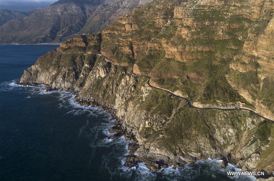 SOUTH AFRICA-CAPE TOWN-CHAPMAN'S PEAK DRIVE-VIEW