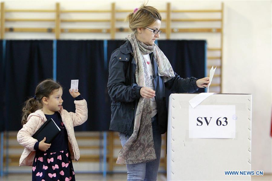 ROMANIA-BUCHAREST-REFERENDUM-FAMILY REDEFINITION-VOTE