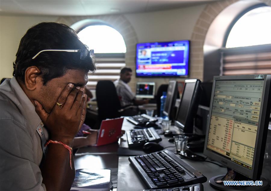 INDIA-MUMBAI-STOCK TRADER
