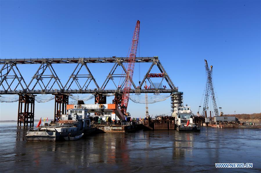 CHINA-CROSS-RIVER RAILWAY BRIDGE TO RUSSIA-CHINA PART-COMPLETED (CN)