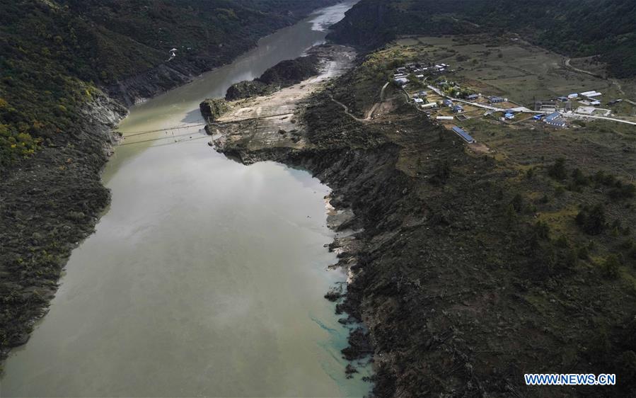 CHINA-TIBET-MENLING-BARRIER LAKE-OVERFLOW (CN)