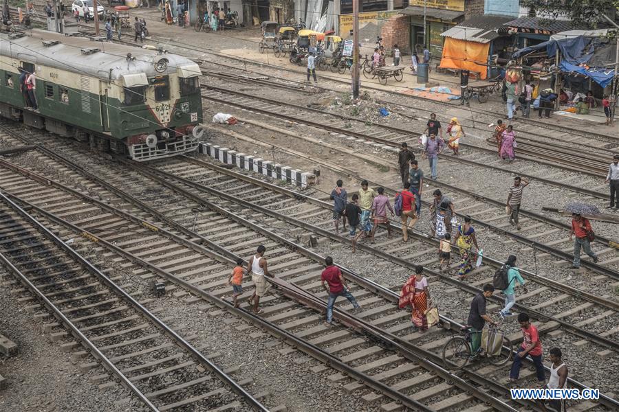 INDIA-KOLKATA-RAILWAY TRACK