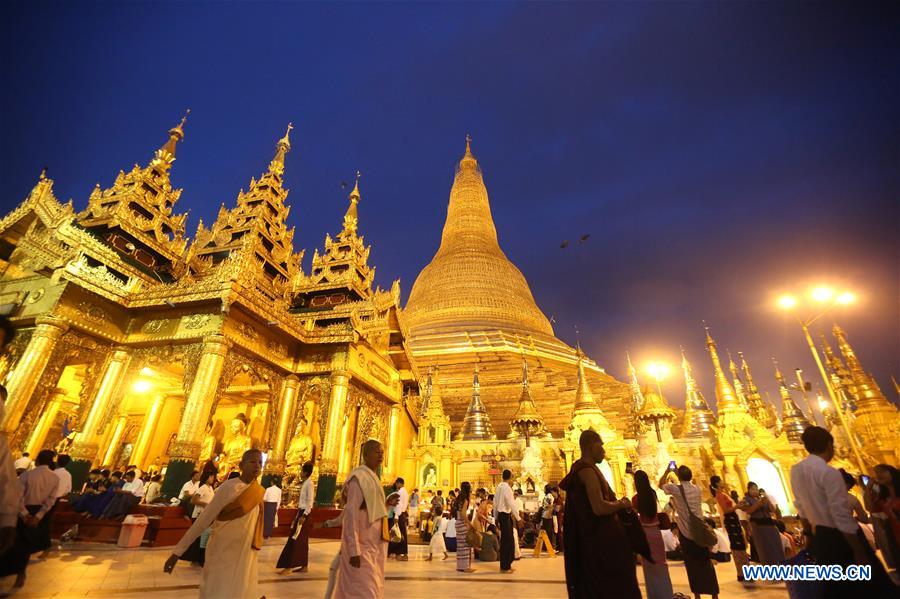  MYANMAR-YANGON-THADINGYUT FESTIVAL