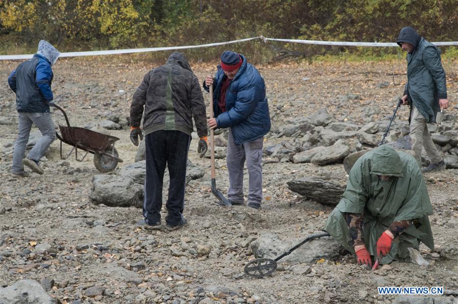 HUNGARY-ERD-LOW WATER LEVEL-ARCHEOLOGY-COINS