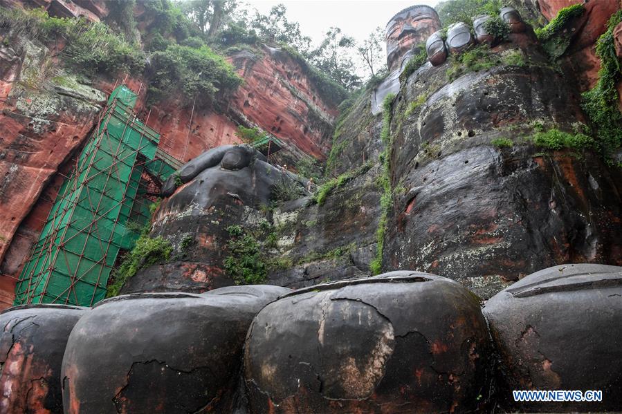 CHINA-LESHAN-GIANT BUDDHA-EXAMINATION (CN)