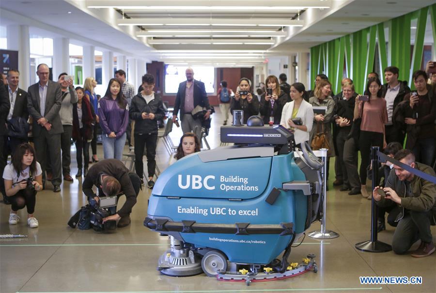 CANADA-VANCOUVER-FLOOR-CLEANING-ROBOT