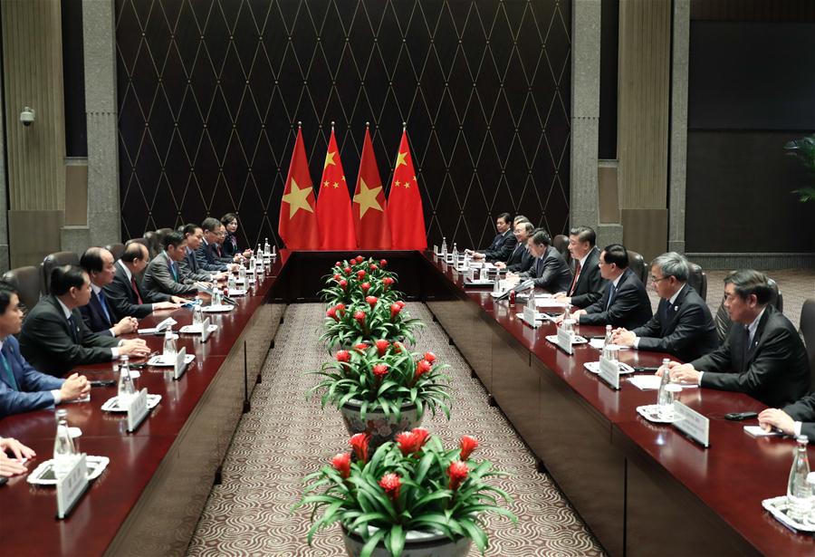 (IMPORT EXPO) CHINA-SHANGHAI-XI JINPING-VIETNAMESE PM-MEETING (CN)