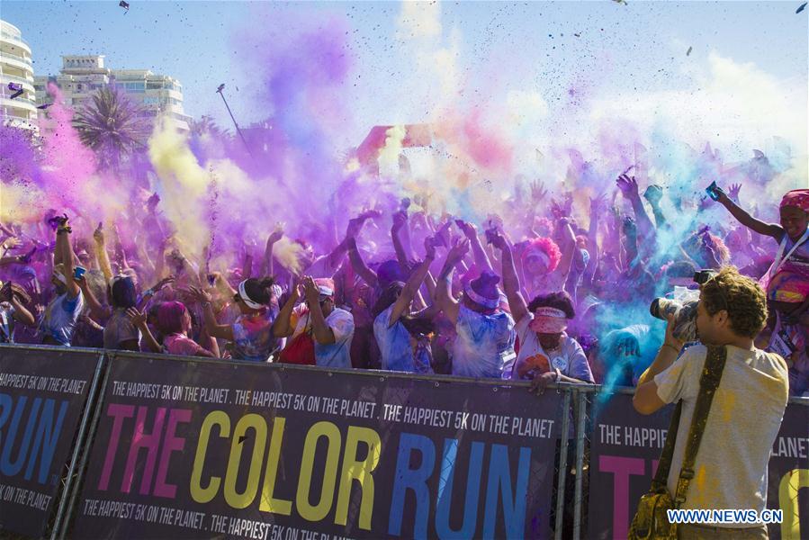 (SP)SOUTH AFRICA-CAPE TOWN-COLOR RUN