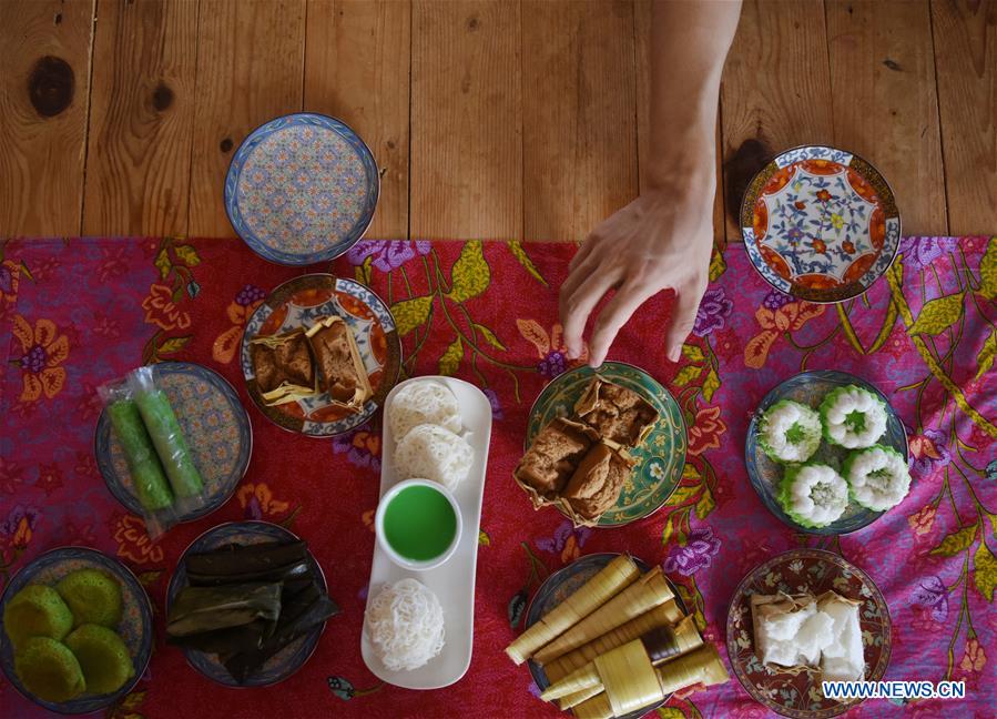 BRUNEI-BANDAR SERI BEGAWAN-DAILY LIFE