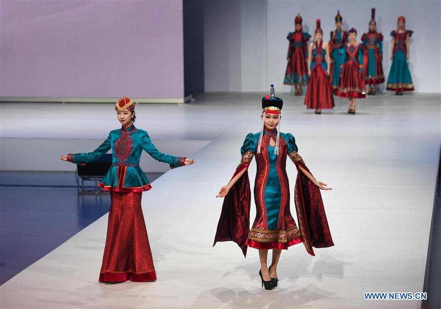 CHINA-INNER MONGOLIA-HOHHOT-COSTUME FESTIVAL (CN) 