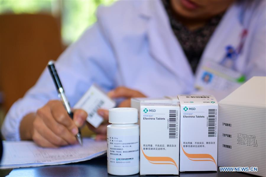 Xinhua Headlines: China fights HIV/AIDS with family-based treatment