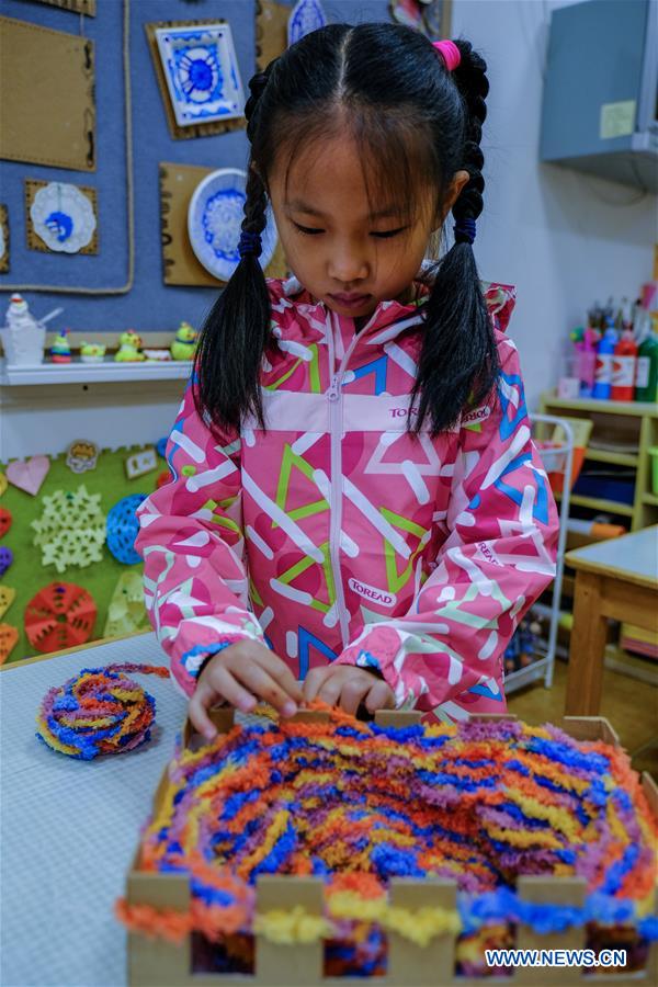 CHINA-ZHEJIANG-SCARF-GIFTS (CN)