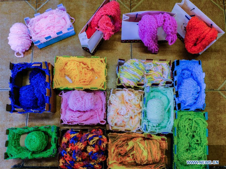 CHINA-ZHEJIANG-SCARF-GIFTS (CN)