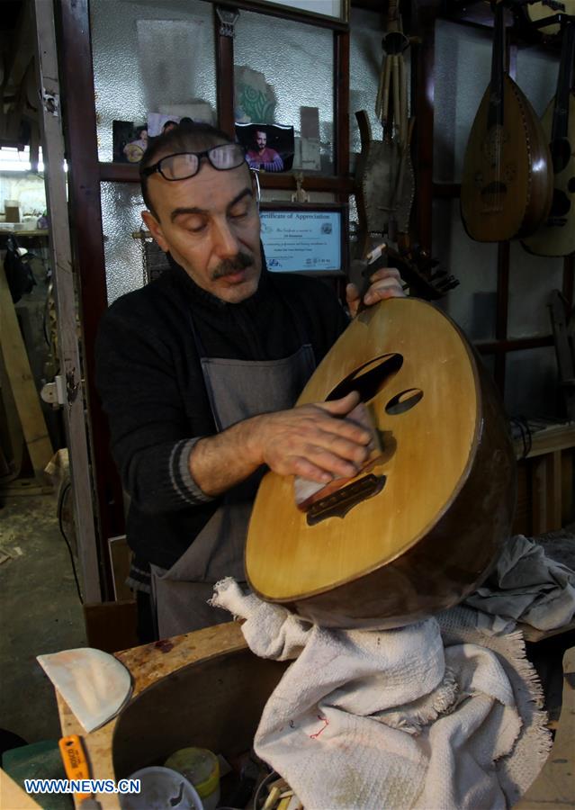 MIDEAST-NABLUS-TRADITIONAL MUSIC INSTRUMENT-OUD-MAKING