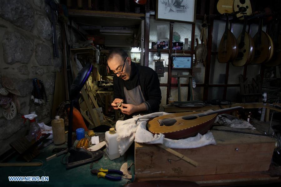 MIDEAST-NABLUS-TRADITIONAL MUSIC INSTRUMENT-OUD-MAKING