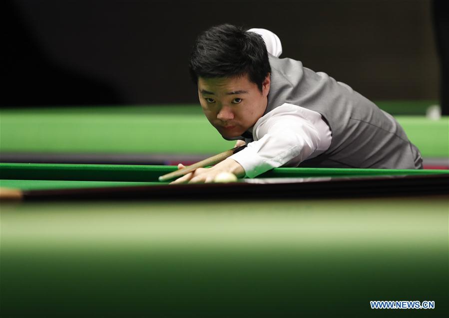 (SP) BRITAIN-YORK-SNOOKER-UK CHAMPIONSHIP-DING VS XIAO