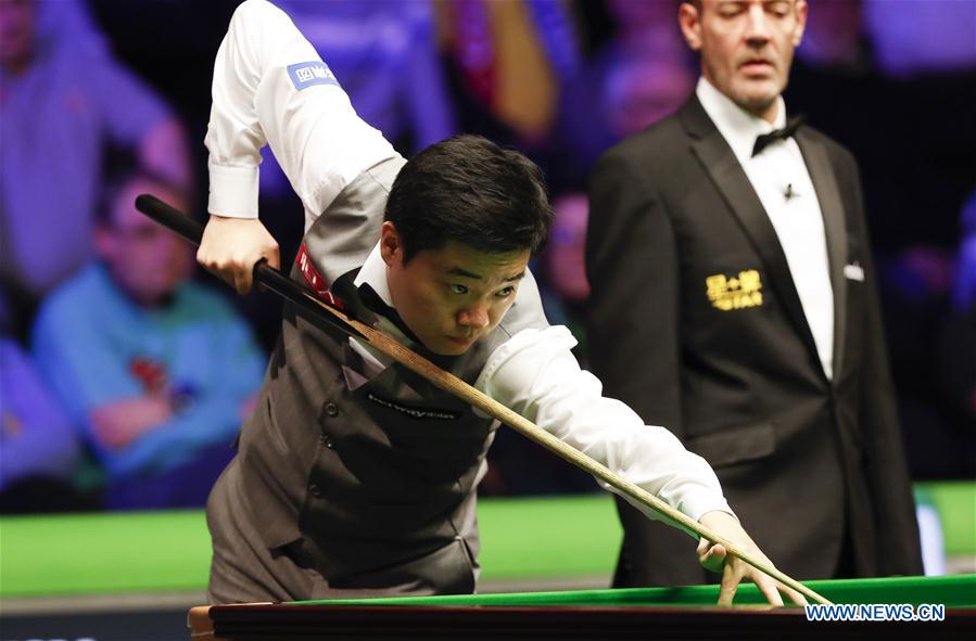 (SP) BRITAIN-YORK-SNOOKER-UK CHAMPIONSHIP-DING VS XIAO