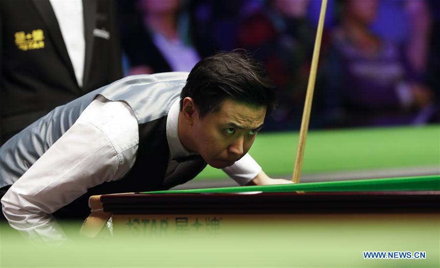 (SP) BRITAIN-YORK-SNOOKER-UK CHAMPIONSHIP-DING VS XIAO