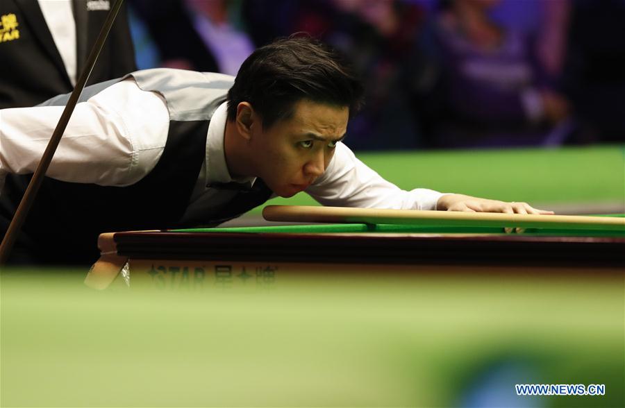 (SP) BRITAIN-YORK-SNOOKER-UK CHAMPIONSHIP-DING VS XIAO