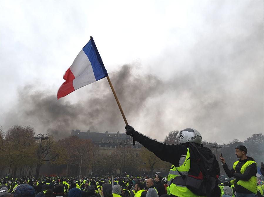Xinhua Headlines: "Yellow vest" movement points to a troubled France