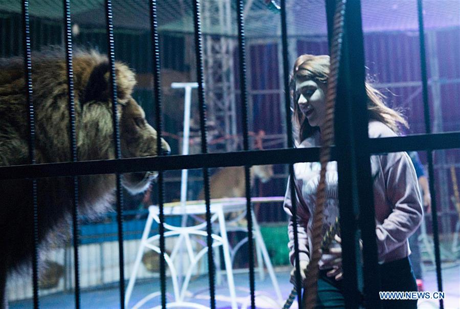 EGYPT-CAIRO-CIRCUS-EGYPTIAN FEMALE LION TAMER