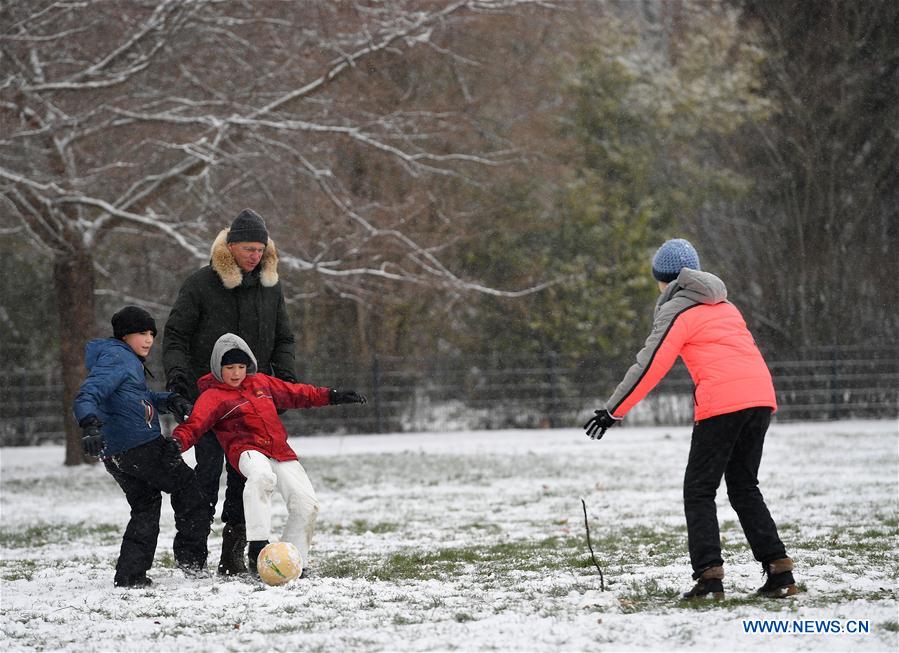GERMANY-FRANKFURT-SNOWFALL