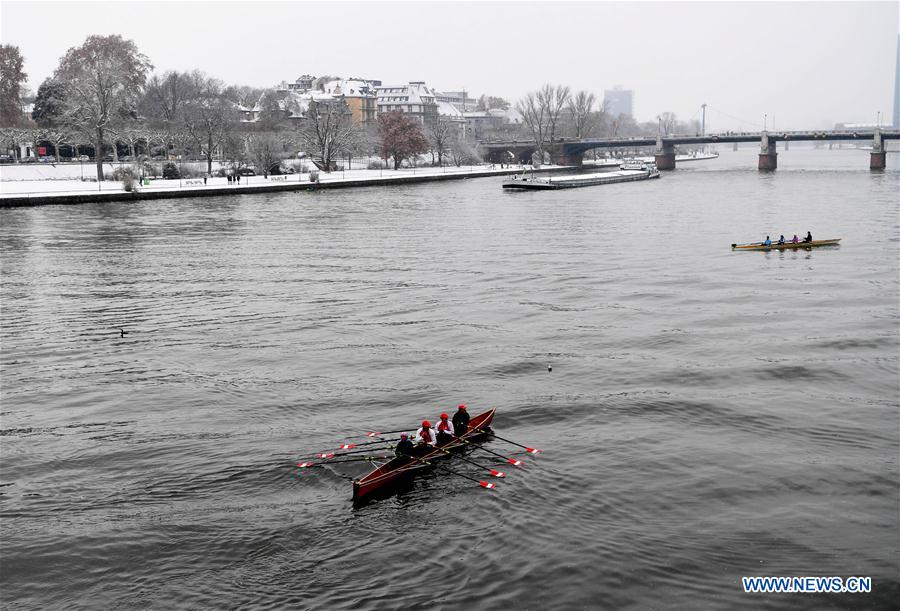 GERMANY-FRANKFURT-SNOWFALL
