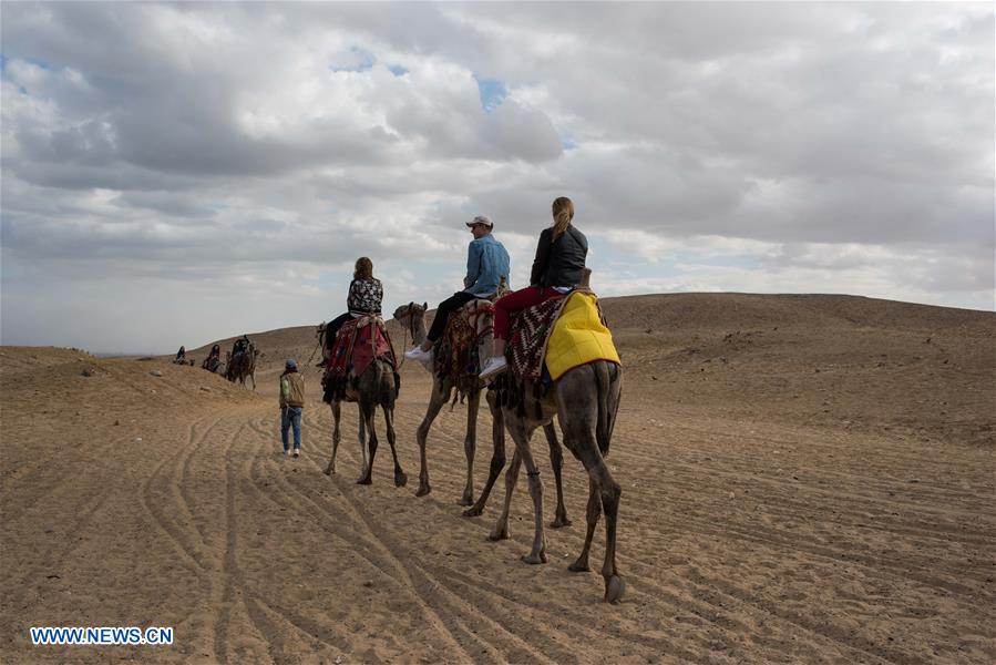 EGYPT-GIZA-PYRAMIDS-SPHINX-TOURISM