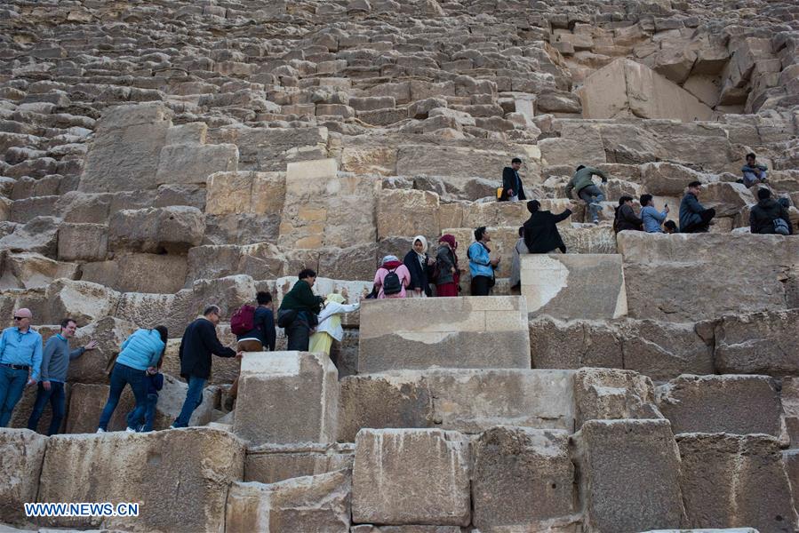 EGYPT-GIZA-PYRAMIDS-SPHINX-TOURISM