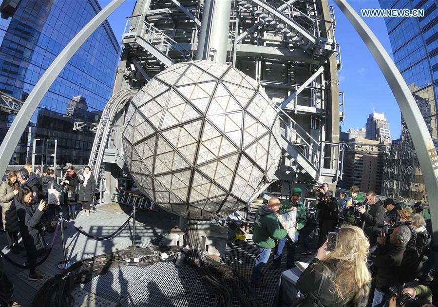 U.S.-NEW YORK-TIMES SQUARE-NEW YEAR'S EVE BALL-CRYSTAL TRIANGLES