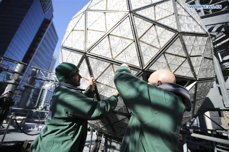 U.S.-NEW YORK-TIMES SQUARE-NEW YEAR'S EVE BALL-CRYSTAL TRIANGLES