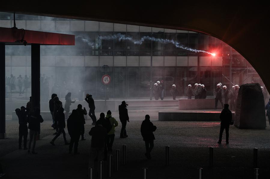 Xinhua Headlines: European political tradition on shaky ground upon populism's rise