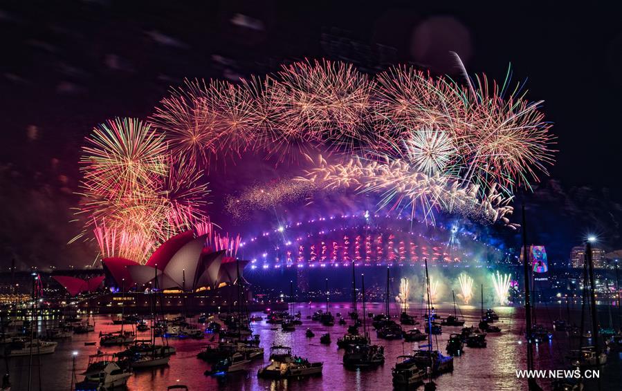 AUSTRALIA-SYDNEY-NEW YEAR-FIREWORK