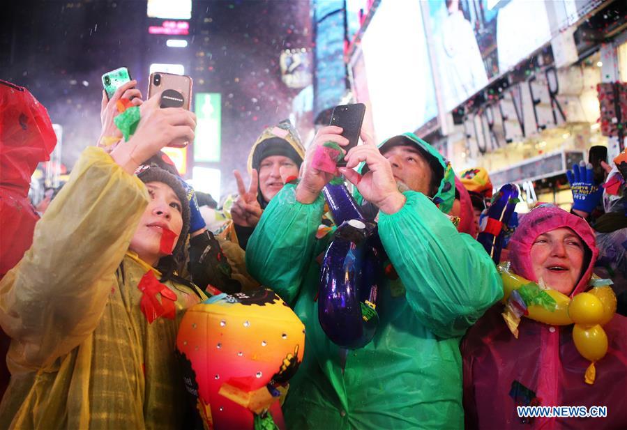 U.S.-NEW YORK-TIMES SQUARE-NEW YEAR CELEBRATION