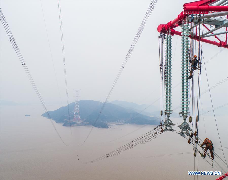 CHINA-ZHEJIANG-WORLD'S HIGHEST POWER PYLON-CABLE CONSTRUCTION (CN)