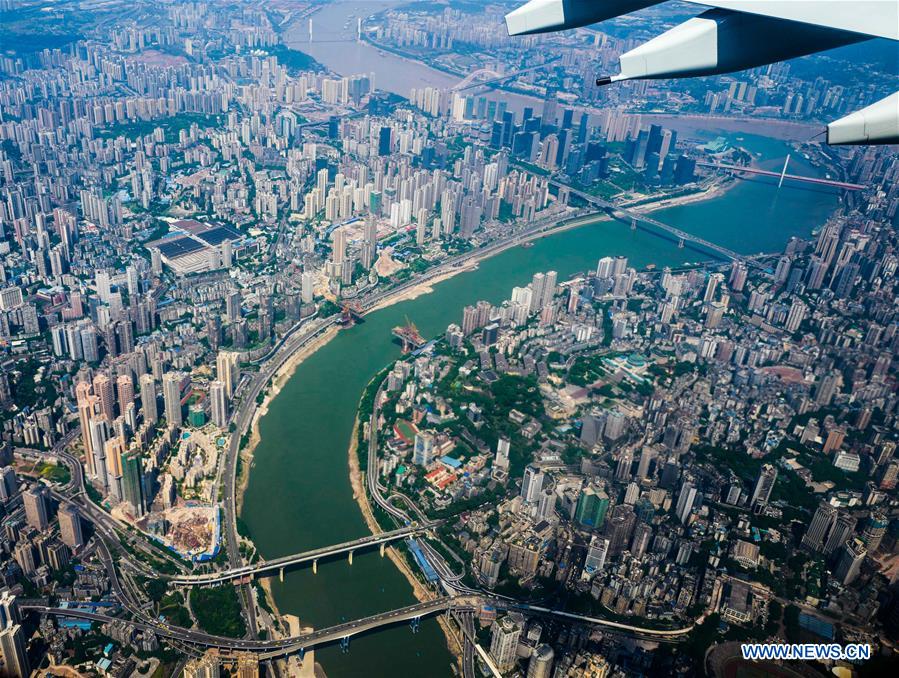 Xinhua Headlines: Yangtze River -- a golden economic belt in full swing
