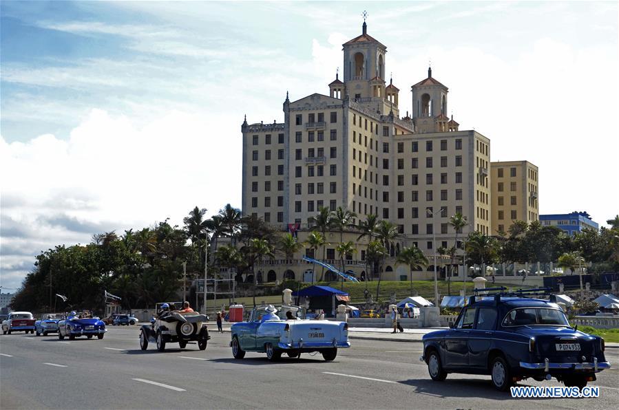 CUBA-HAVANA-VINTAGE CARS