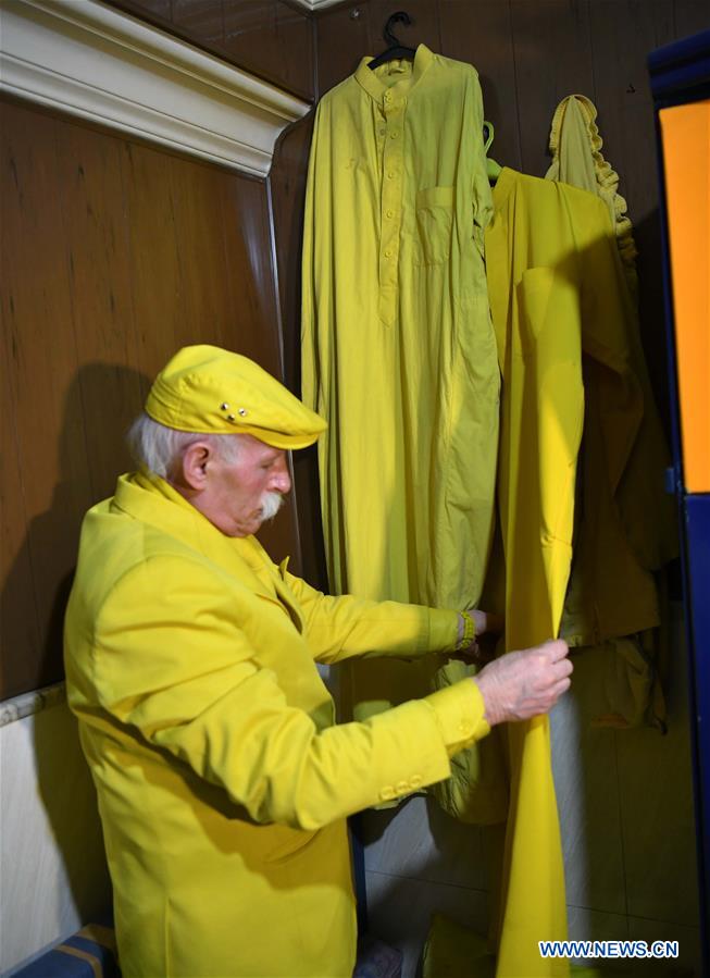 SYRIA-ALEPPO-YELLOW MAN