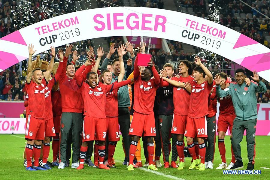 (SP)GERMANY-DUESSELDORF-TELECOM CUP-FINALS-BAYERN MUNICH VS MOENCHENGLADBACH